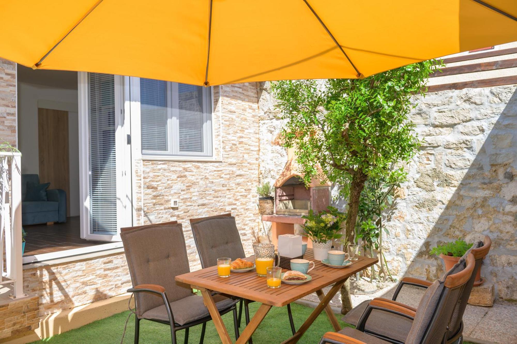 Apartman Dana Kastelir-Labinci Extérieur photo